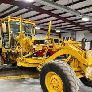 Cab/air. Mid mount scarifier
